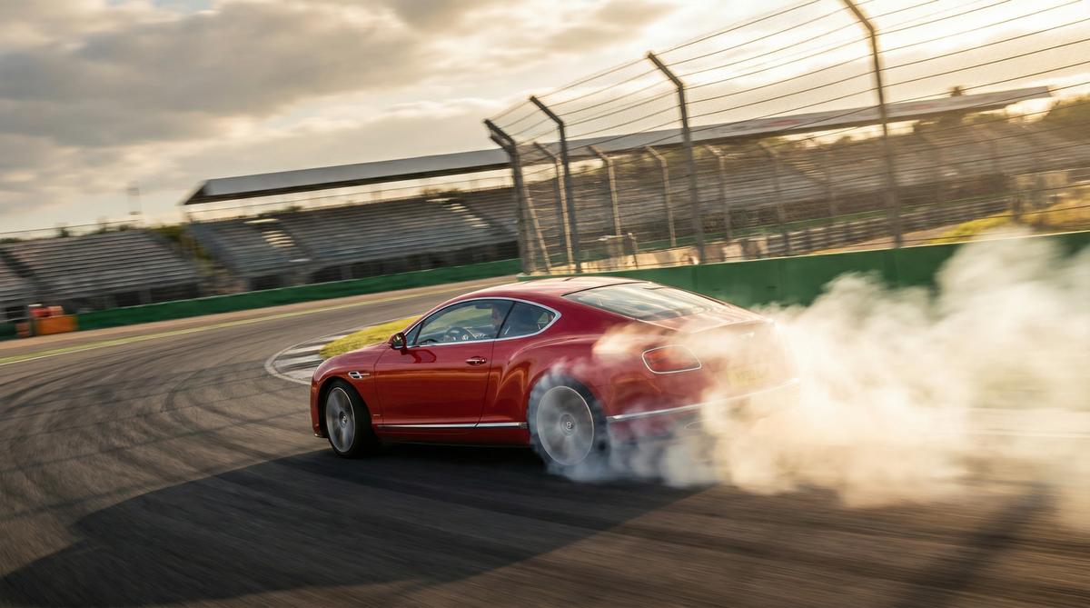 香蕉视频宾利GT改装视频